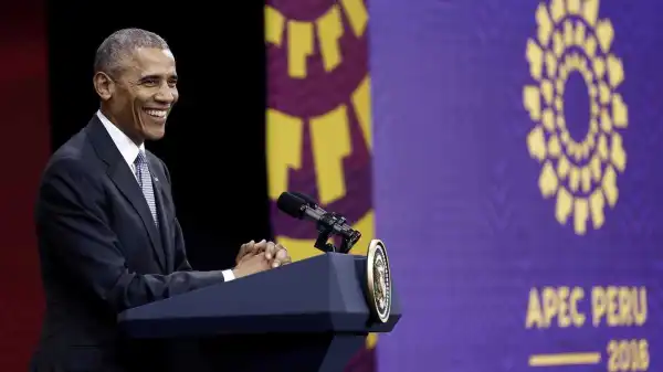 Obama defends free trade at Asia-Pacific summit rattled by Trump